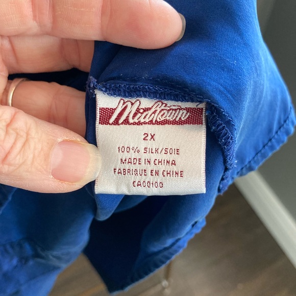 Silk Button Up 2XL - Picture 4 of 4